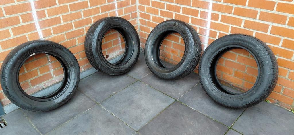 4 Pneus hiver Goodyear 185/60R15  88H, Autos : Pièces & Accessoires, Enlèvement, Pneus hiver, Pneu(s)