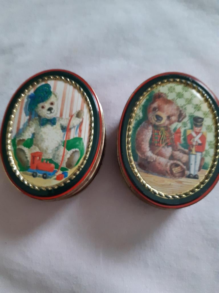 2 belles boîtes ovales en étain, hauteur 4 cm., Collections, Enlèvement ou Envoi, Comme neuf