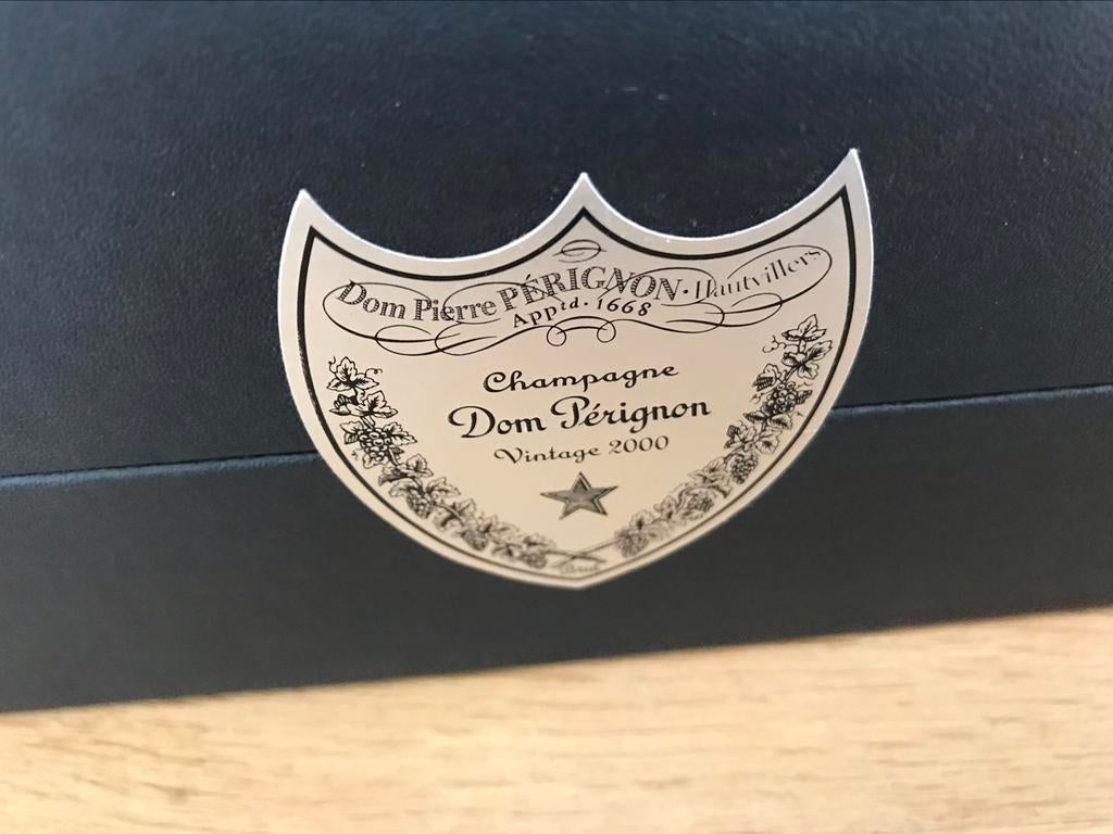 Dom Pérignon 2000 dans une affaire classée, Collections, Enlèvement ou Envoi, Comme neuf