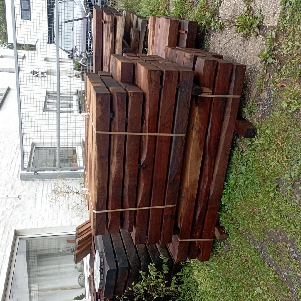 Traverses en chêne traité 10 par 20 cm neuve.