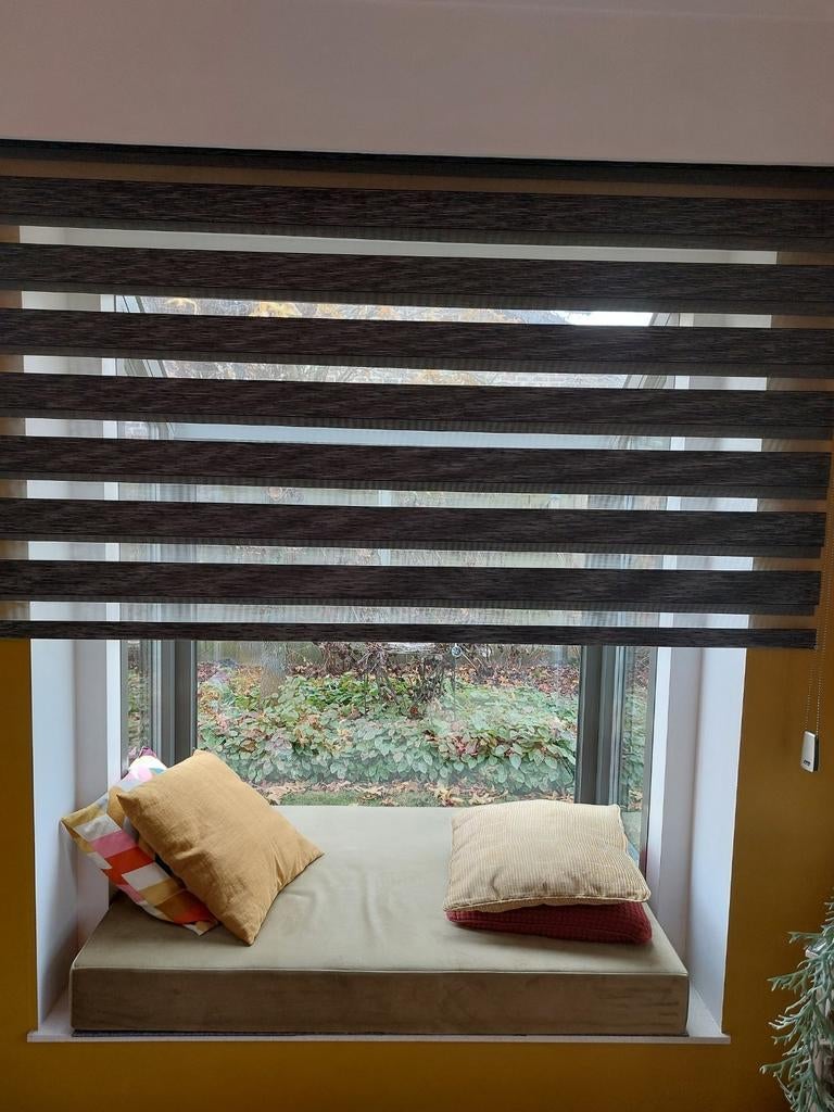 Zwarte wit rolgordijn luxaflex 4 stuks 130€, Huis en Inrichting, Ophalen, Zo goed als nieuw, Wit