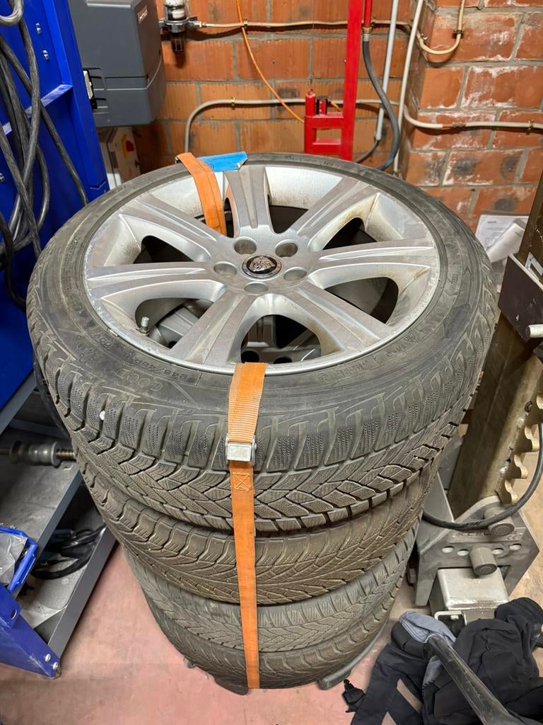 Jaguar xf winterbanden, Auto-onderdelen, Banden en Velgen, Ophalen, Winterbanden