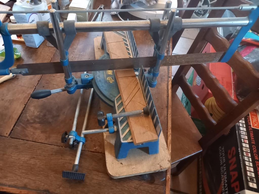 Scie à onglets, Enlèvement ou Envoi, Comme neuf