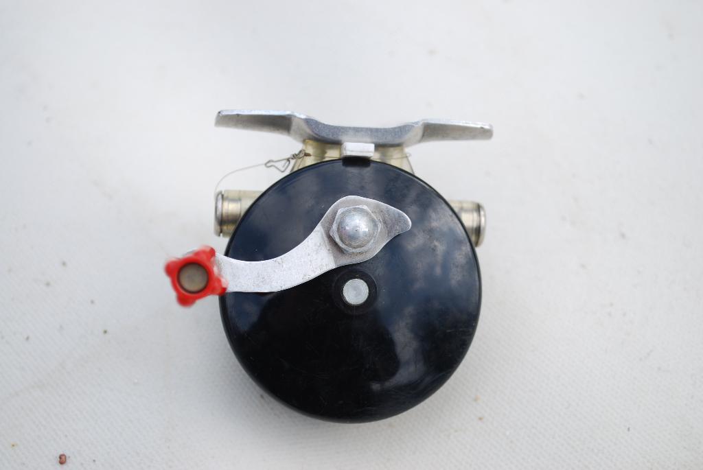 Moulinet Perless, Enlèvement, Moulinet