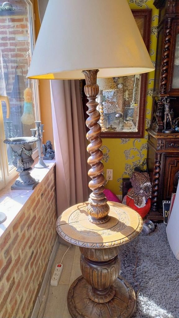 Staande lam met tafeltje, Huis en Inrichting, Ophalen