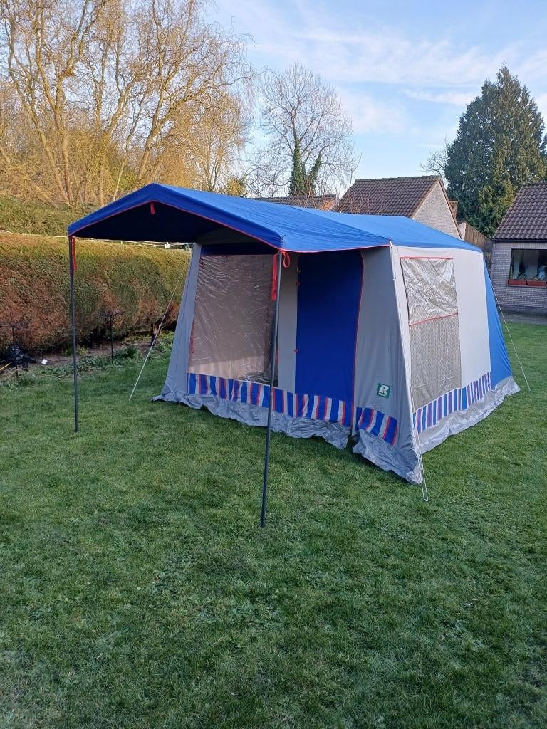 Tent + kampeermateriaal, Ophalen, Gebruikt, Tot en met 2