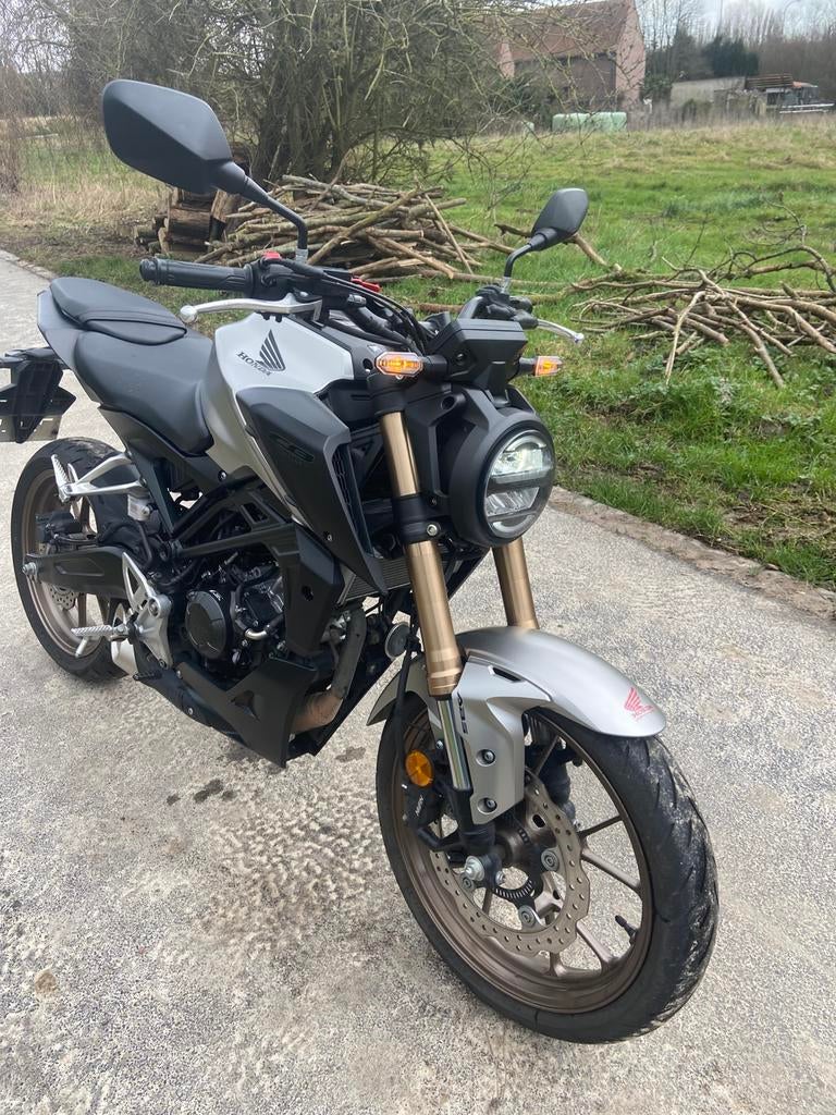 Honda cb125r 11/2023 4600km gris noir, Motoren, Motoren | Honda, Particulier