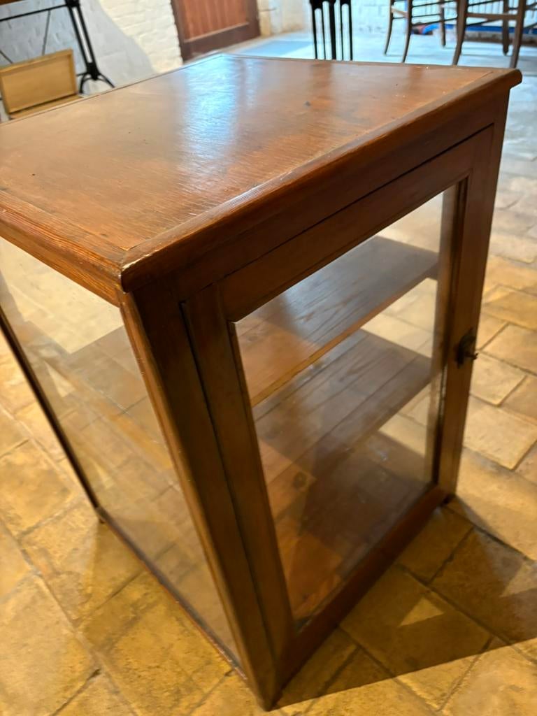 Toonbank kastje, Ophalen