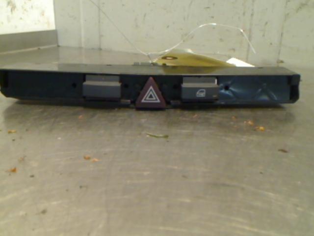 COMMUTATEUR DE FEUX DE DETRESSE Opel Astra H (L48), Utilisé, Opel