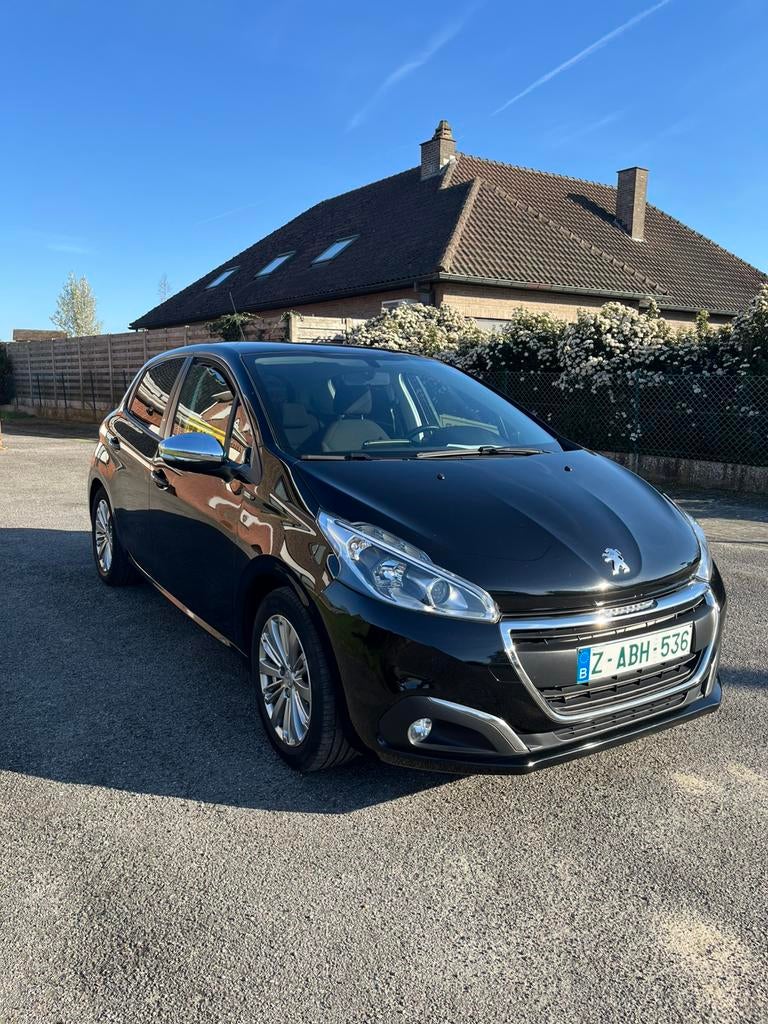 Peugeot 208 ZEER PROPER GARANTIE, Auto's, Voorwielaandrijving, Stof, Zwart, Bedrijf