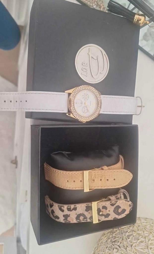 Montre Guess 3 bracelets, Enlèvement