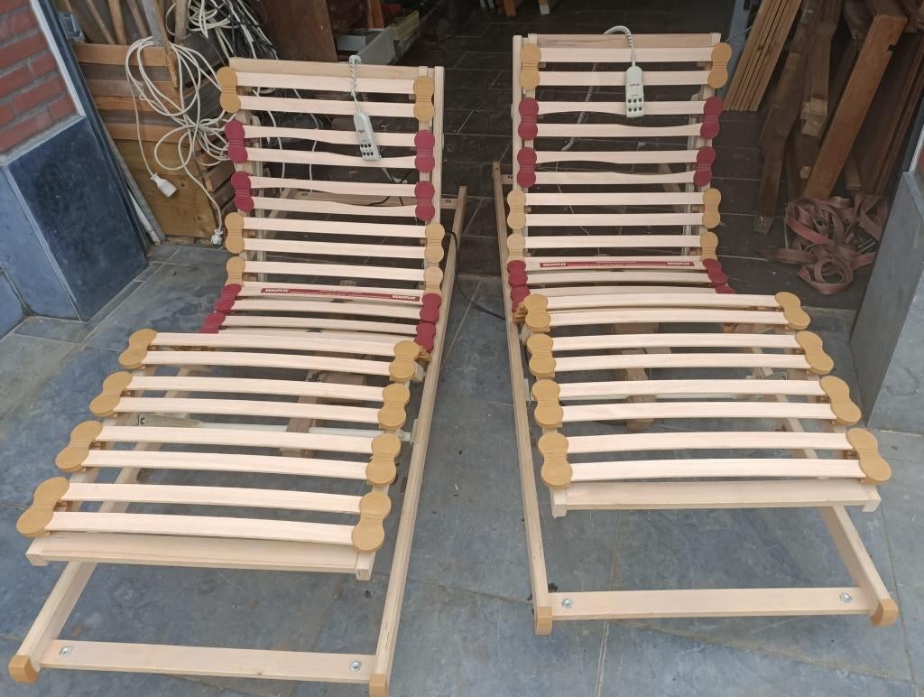 sommier à lattes électrique 70 cm x 200 cm €55, - sommier, Enlèvement, Sommier, 200 cm, 70 cm ou moins