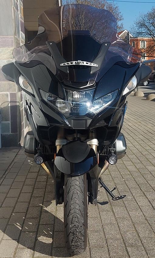 BMW R 1250 RT — Black Storm Mettallic 2 (Triple Black Pack), Handvatverwarming, 2 cilinders, 1254 cc, Motorrijbewijs A