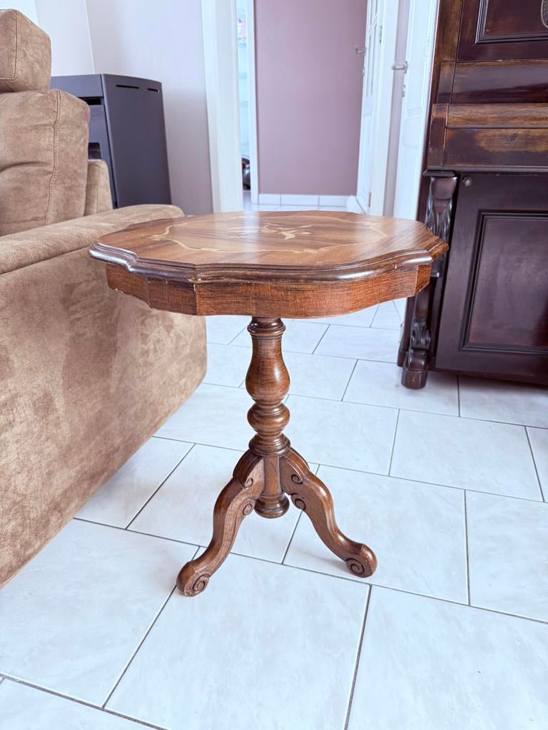 Gueridon avec petite marqueterie, Enlèvement