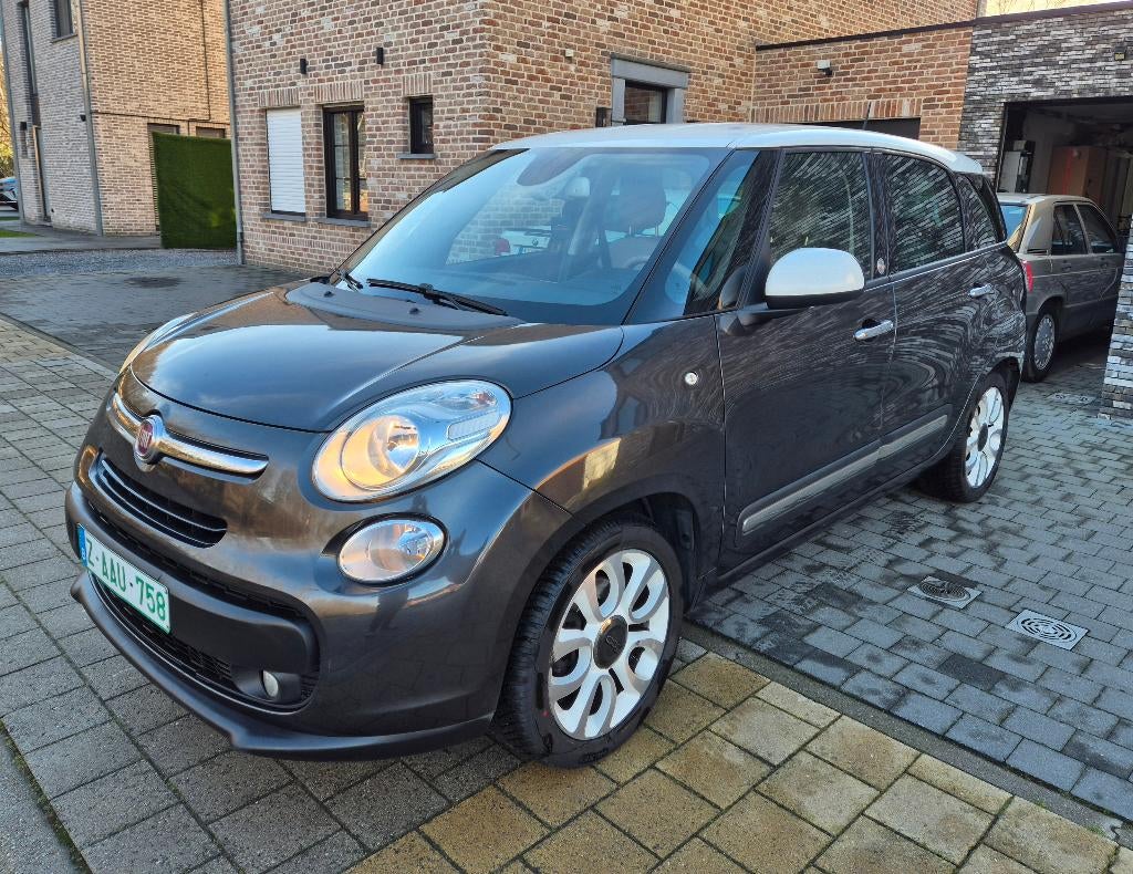 Fiat 500L 2013 1ste eig. 102.000kms EURO5 1.6Diesel 7zits AC, Autos, Fiat, Achat, 7 places, Noir, 5 portes