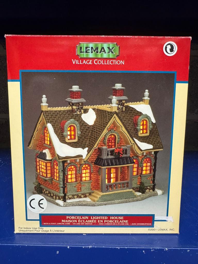 Lemax Village Collection porselein, 2001, 15552A), Diversen, Kerst, Ophalen of Verzenden, Zo goed als nieuw