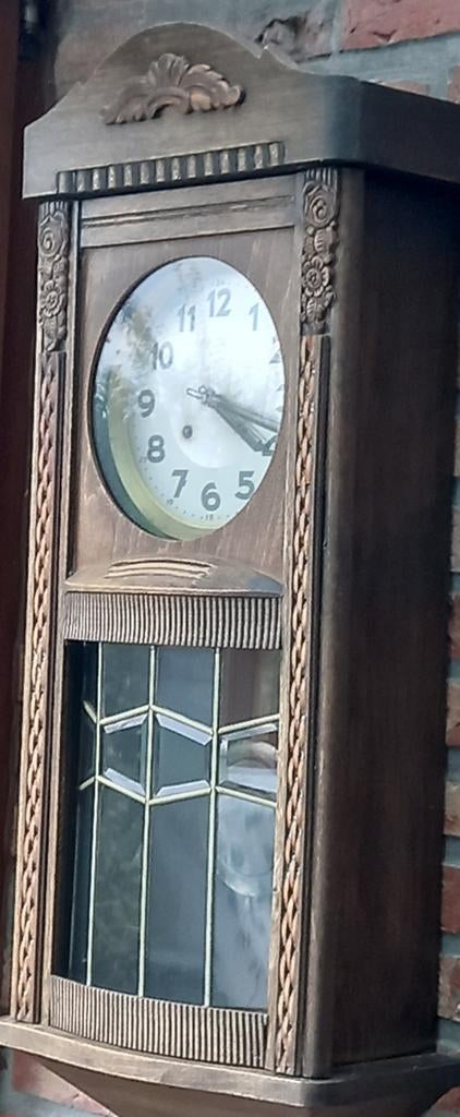 Horloge ancienne en bois (Defekt) in Sonvilier für CHF 221 – nur