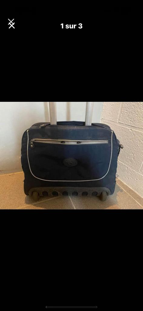 malette kipling sur roulette, Enlèvement ou Envoi, Comme neuf