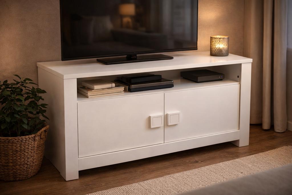 Modern wit tv-meubel – strak en praktisch – €40, Huis en Inrichting, Kasten | Computermeubels, Zo goed als nieuw, Ophalen