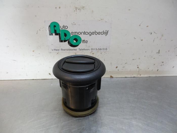 Grille aération tableau de bord d'un Nissan NV200, -, Utilisé, -, Nissan