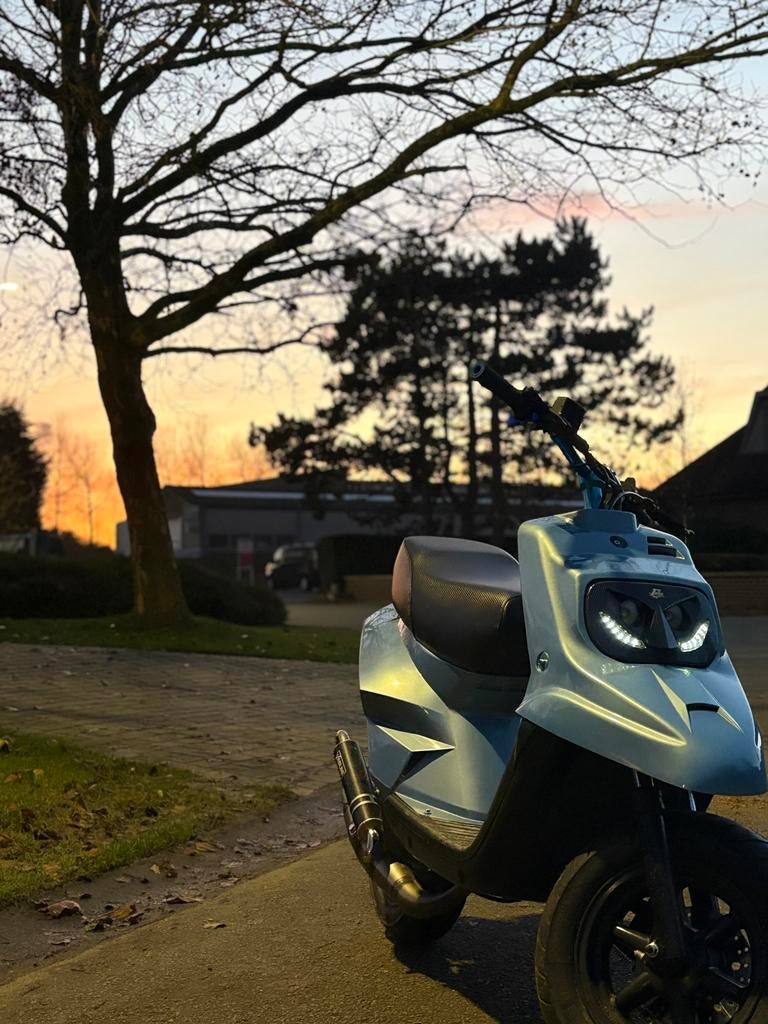 MBK booster 50 cc, Fietsen en Brommers, Ophalen, Zo goed als nieuw, Overige typen, Yamaha
