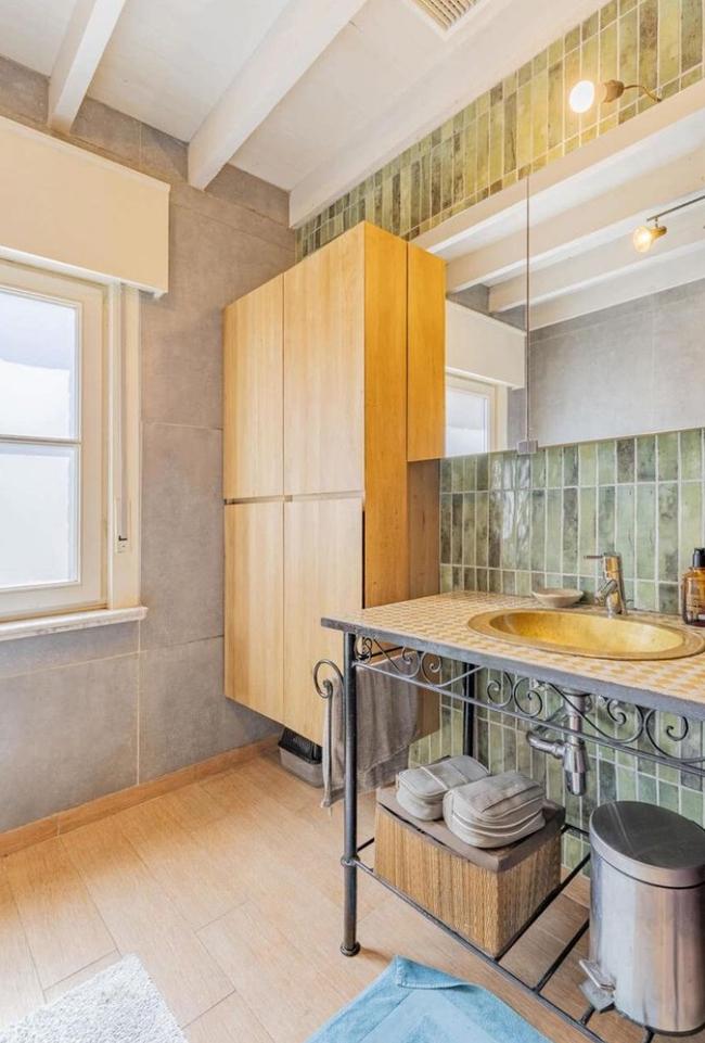 Hangkasten badkamer, Ophalen, Zo goed als nieuw, Met deur(en)