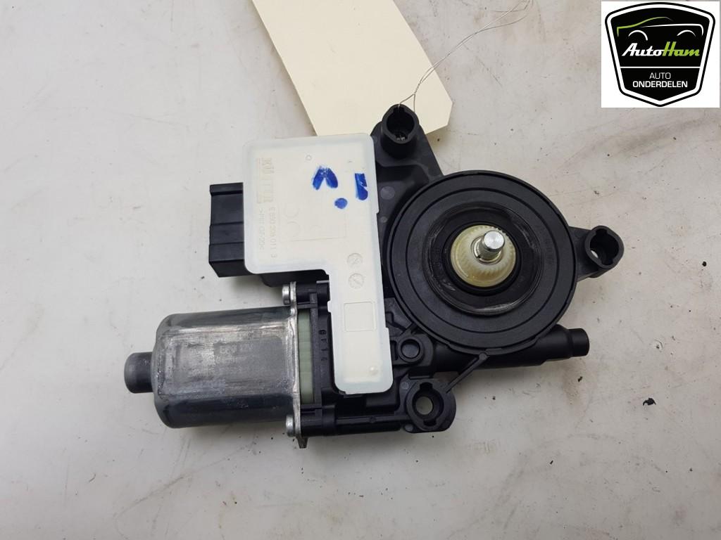 MOTEUR LEVE VITRE ELECTRIQUE Ibiza V (KJB) (|2Q2959406E|), Robert Bosch AG, Utilisé, Seat, Robert-Bosch-Allee 1
74232  Abstatt, DE