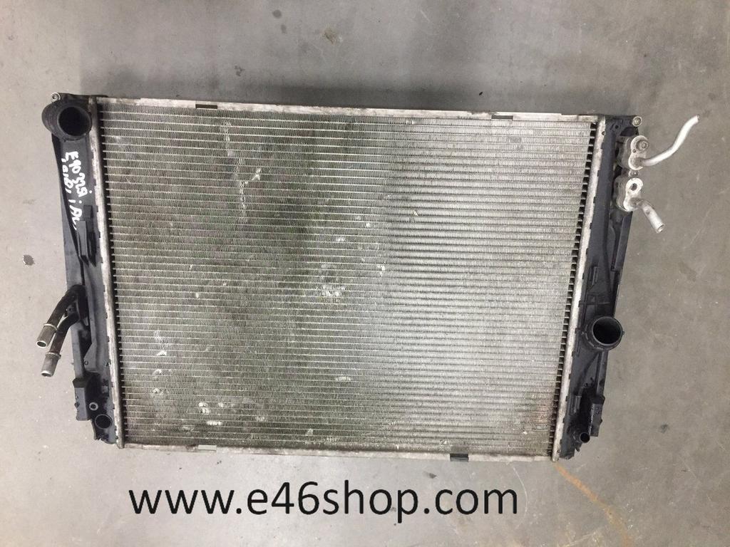 RADIATEUR BMW E90 E91 325I AUTOMAAT, Gebruikt, -, -, Ophalen of Verzenden