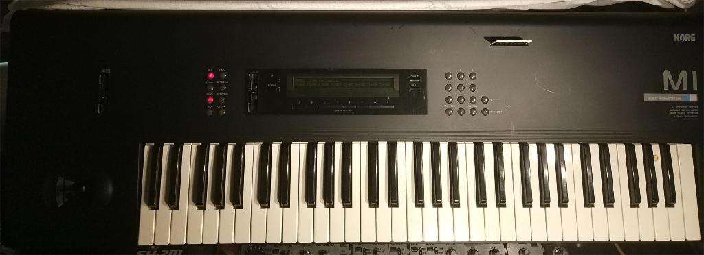 Korg M1, Muziek en Instrumenten, Synthesizers, Gebruikt, 61 toetsen, Korg, Ophalen