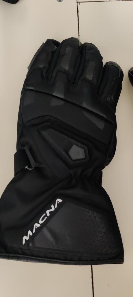 Macna  verwarmde handschoenen met batterijpack, Ophalen