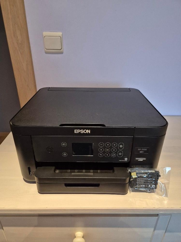 Imprimante Epson avec cartouche d'encre noire, Sans fil, Enlèvement, Impression noir et blanc, Comme neuf