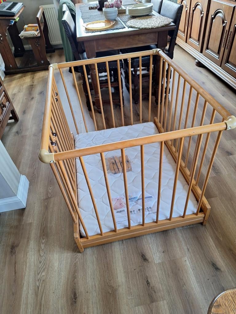 Baby park/bedje gratis, Kinderen en Baby's, Babyparken, Ophalen