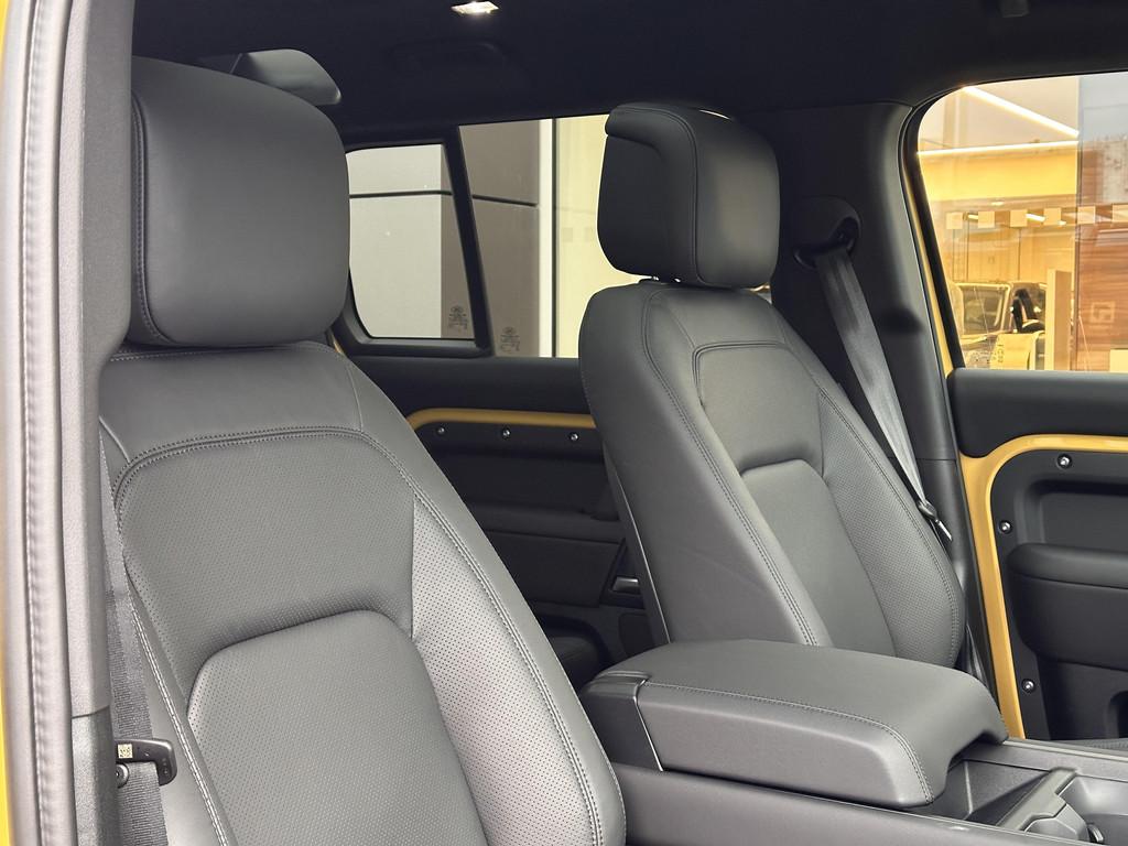 Land Rover Defender 110 D350 Trophy Edition - Deep Sandglow, Autos, Achat, 257 kW, Autres couleurs, 5 portes