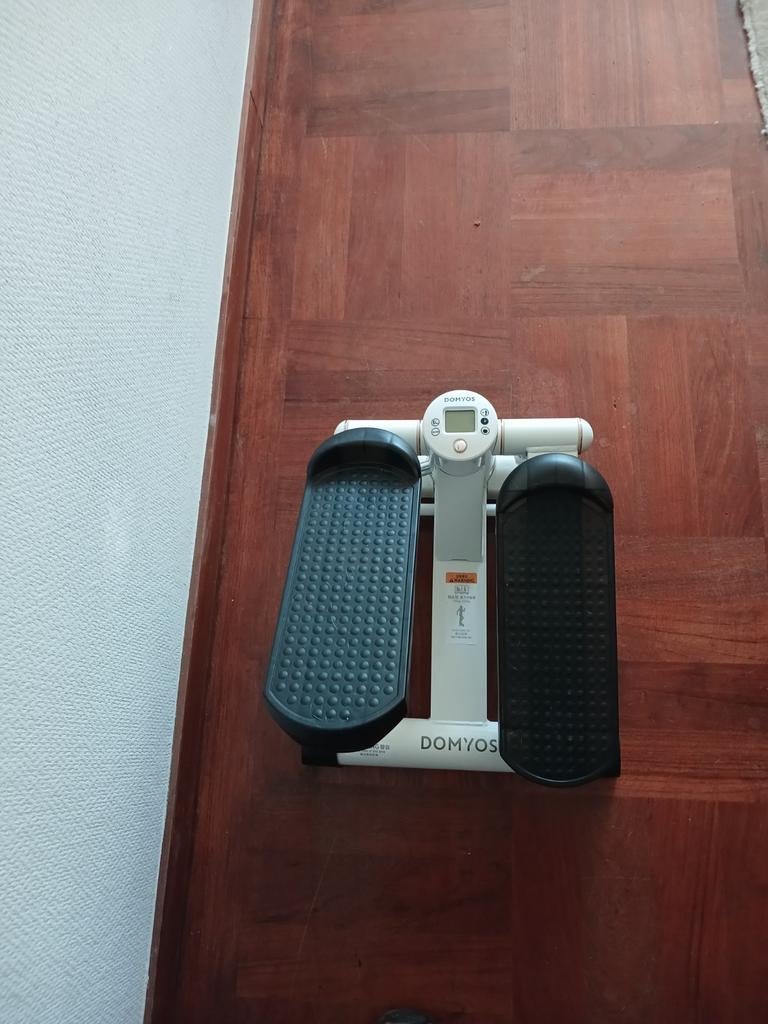Stepper,merk Domyos,slechts 1x gebruikt.Weg wegens te vermoe, Sport en Fitness, Ophalen, Nieuw