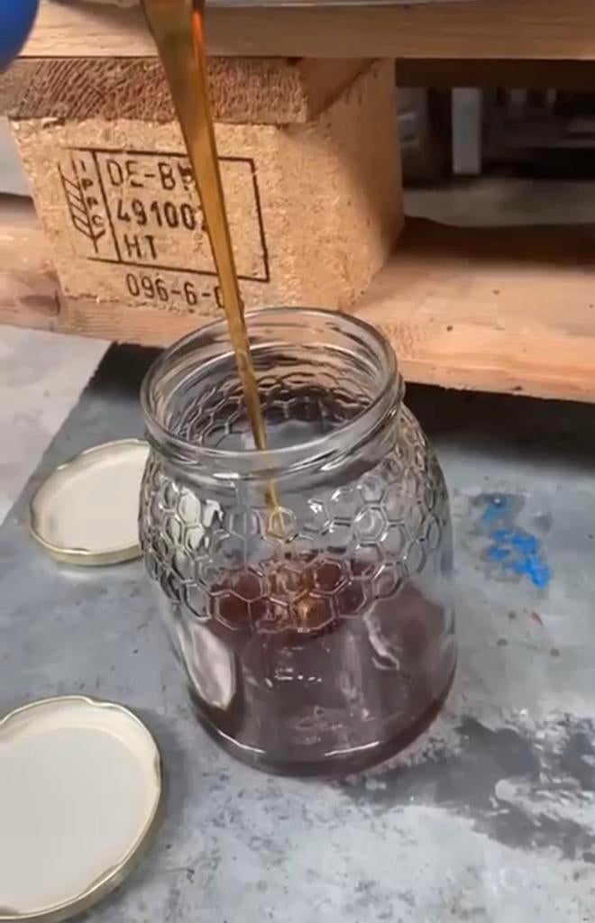 Miel pure, Enlèvement, Comme neuf