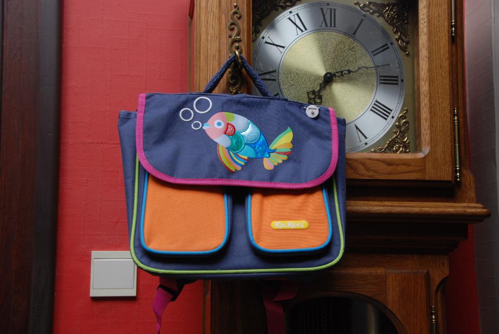 Kickers kleine rugzakhoes mauve, oranje met vis, Gebruikt, Minder dan 30 cm, Paars, Aktetas of Boekentas