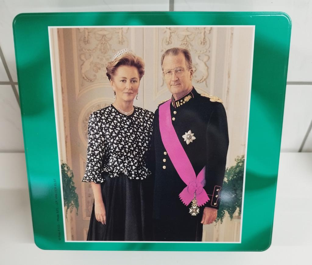 Koning Albert II en Koningin Paola op Delacre trommel, Verzamelen, Koningshuis en Royalty, Ophalen of Verzenden, Nieuw, Overige typen