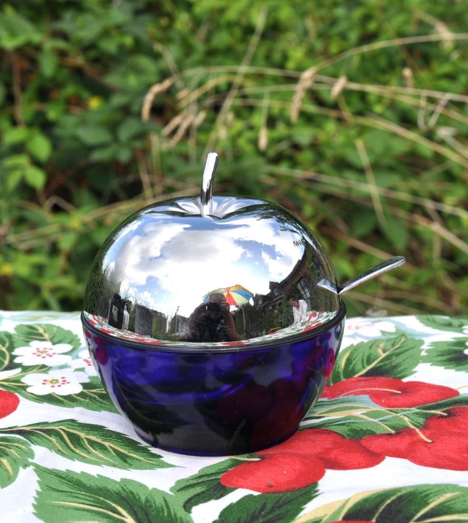 confiturier pomme verre bleu et metal + cuillère, Huis en Inrichting, Keuken | Servies, Zo goed als nieuw, Kom(men), Glas, Ophalen of Verzenden