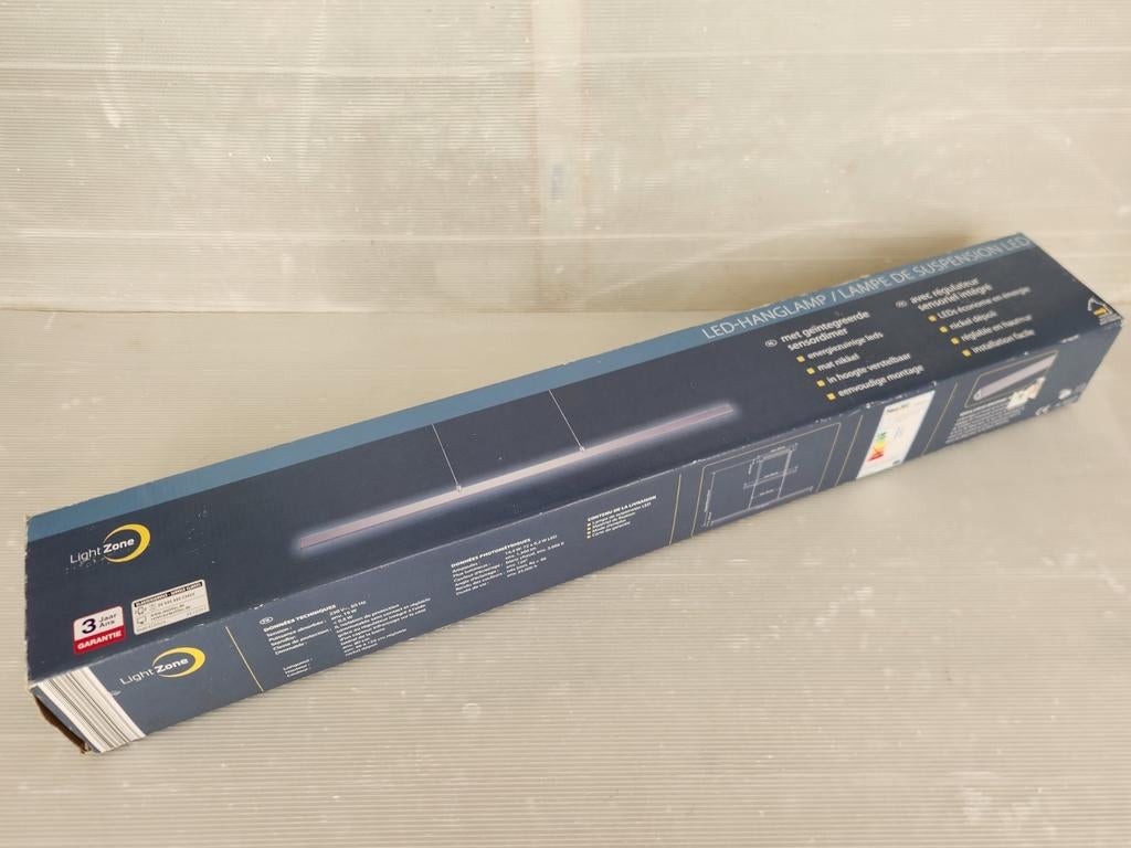 Skytube LED Japandi minimaliste et élégant, Maison & Meubles, Lampes | Suspensions, Enlèvement, Neuf, Bois