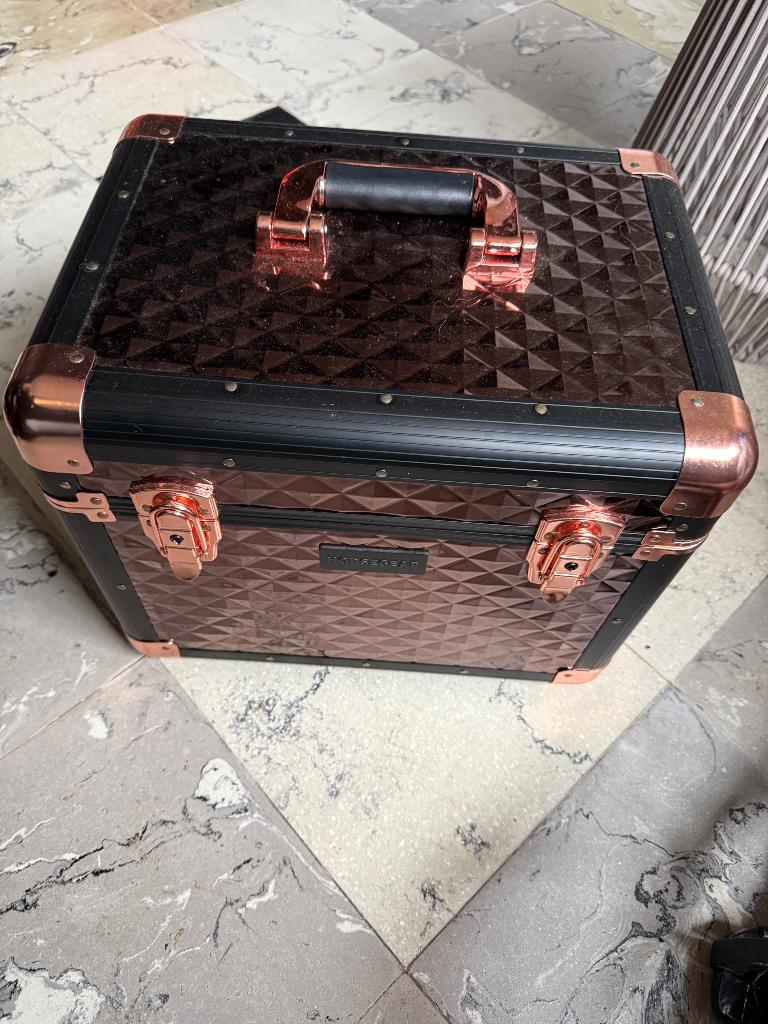 Poetsbox, Dieren en Toebehoren, Ophalen, Zo goed als nieuw