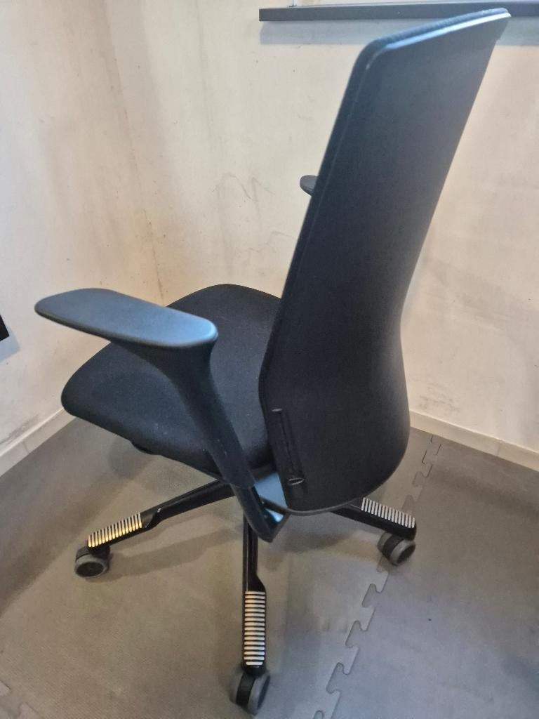 Hag Futu bureaustoel, Ophalen, Gebruikt, Zwart, Bureaustoel