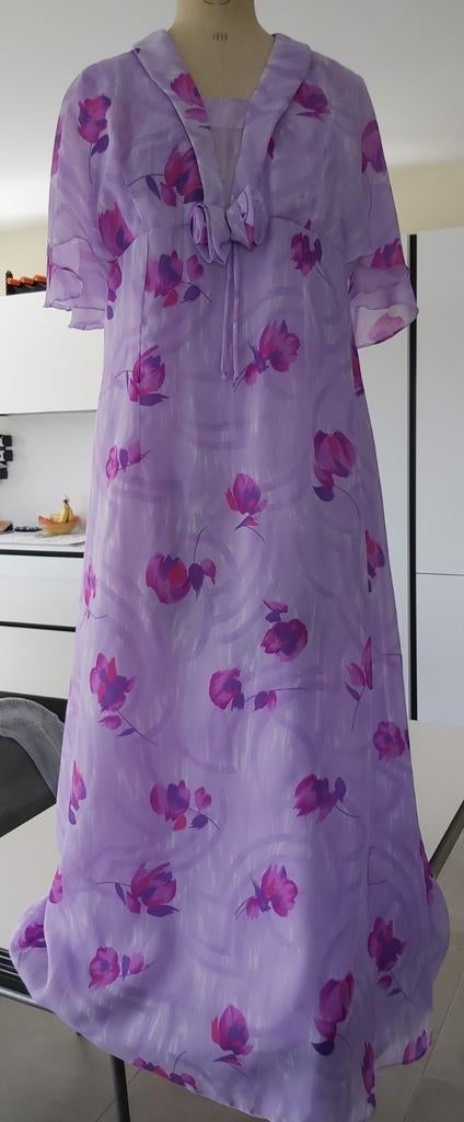 Robe de cérémonie lilas, taille 44, Vêtements | Femmes, Taille 42/44 (L), Enlèvement ou Envoi, Robe de cocktail, Comme neuf