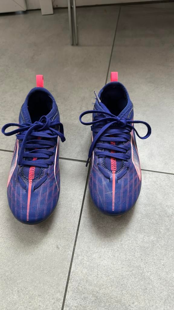 Voetbalschoenen Puma maat 32, Sport en Fitness, Voetbal, Ophalen, Zo goed als nieuw, Schoenen