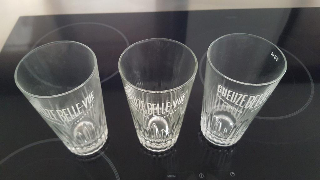 Drie Gueuze Belle-vue glazen van 25 cl, Ophalen, Zo goed als nieuw, Bierglas