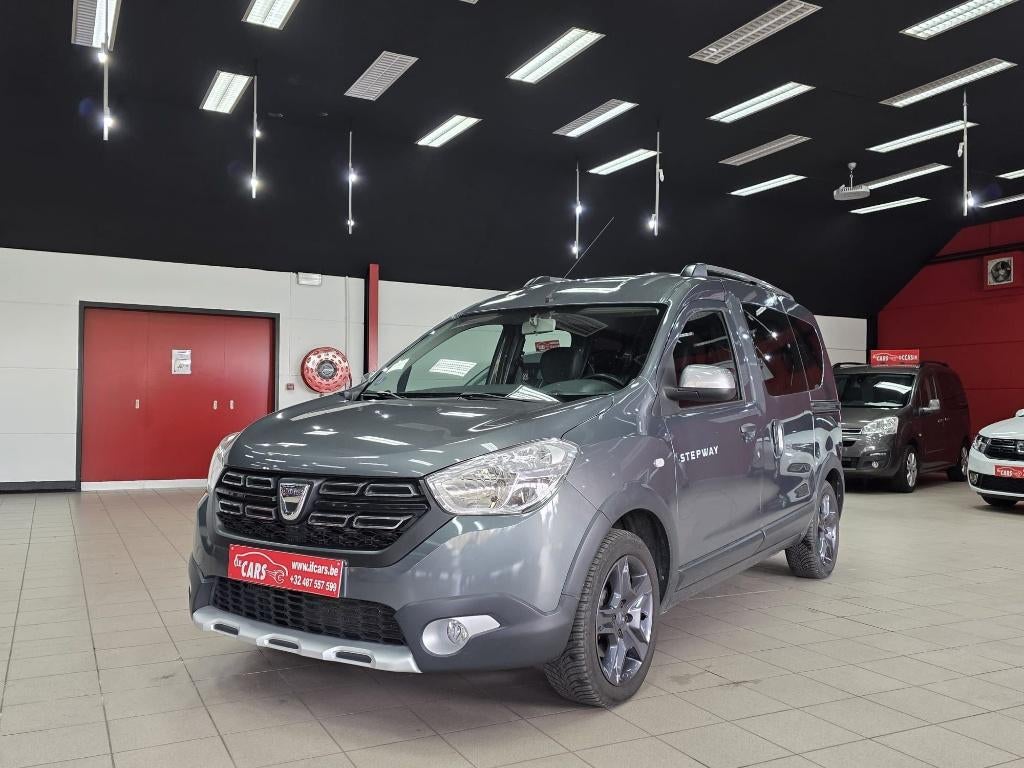 Dokker TCe 115 Stepway Celebration*NAVIGATIE*AIRCO, Voorwielaandrijving, Electronic Stability Program (ESP), 4 cilinders, Bedrijf