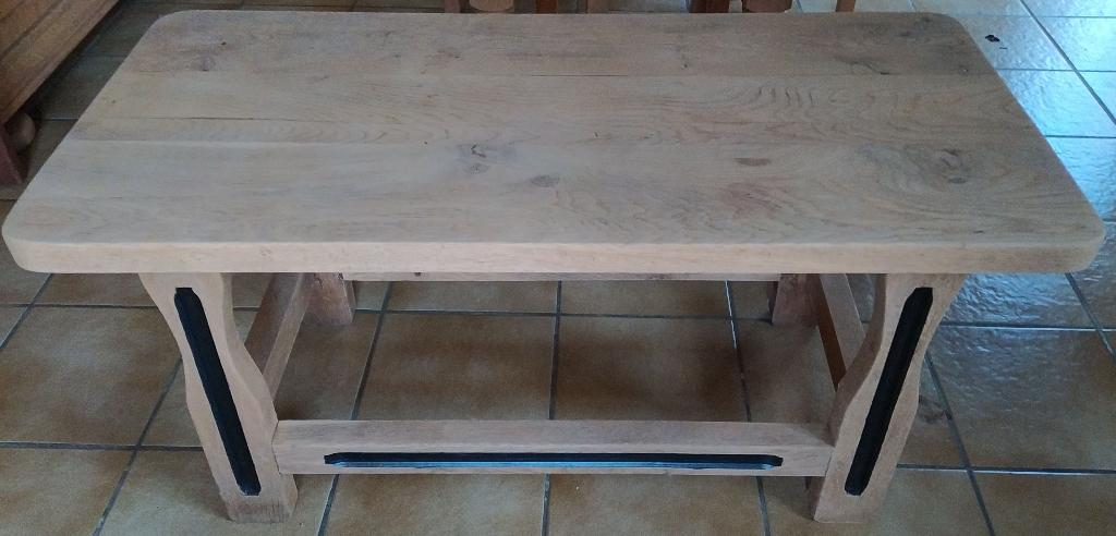 Table basse en bois massif style rustique., Maison & Meubles, 100 à 150 cm, Comme neuf, Enlèvement, Rectangulaire