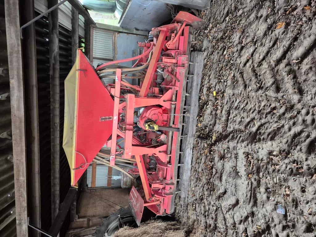 lely schudeg met zaaimachine, Enlèvement