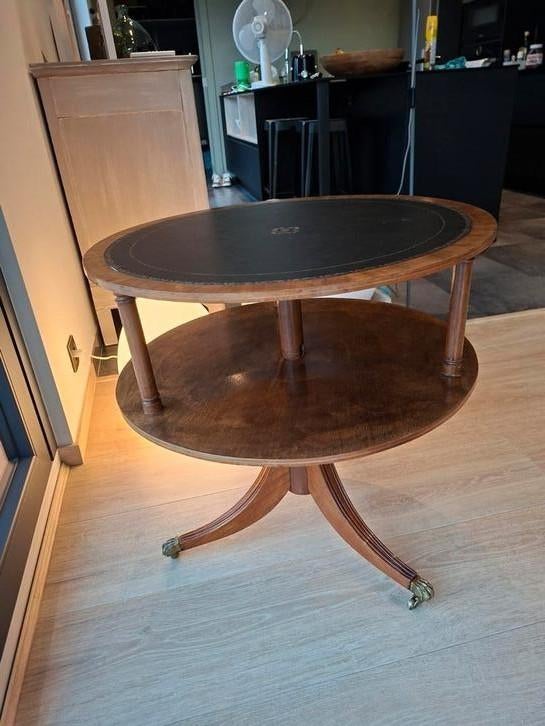 Mahoniehouten bijzettafel. Begin 20e eeuw, Engeland, Ophalen