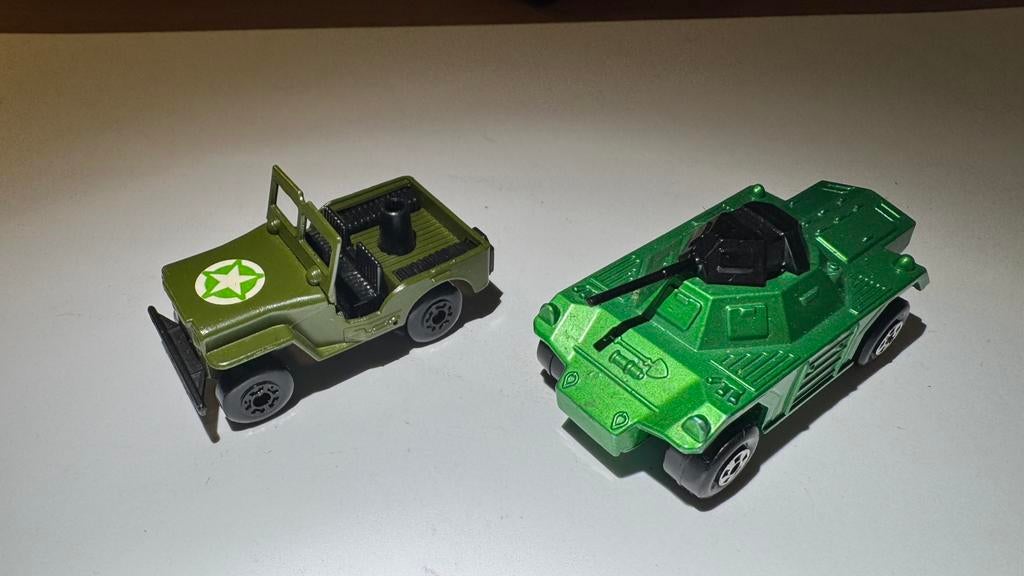 Matchbox Rolamatics No. 73 Weasel & No. 38 Armoured Jeep, Hobby en Vrije tijd, Modelauto's | 1:43, Zo goed als nieuw, Matchbox