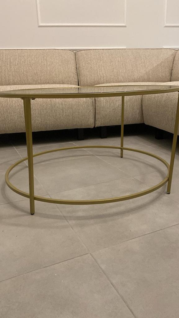 Table ronde doré, Enlèvement, Utilisé